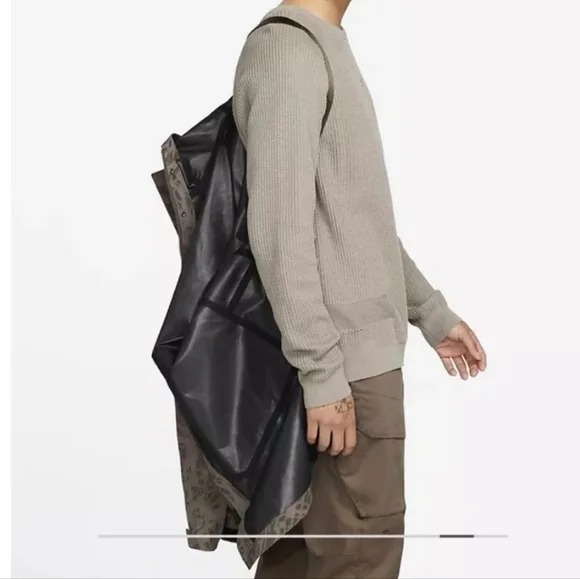 NWT NIKE TECH PACK - Picture 7 of 16